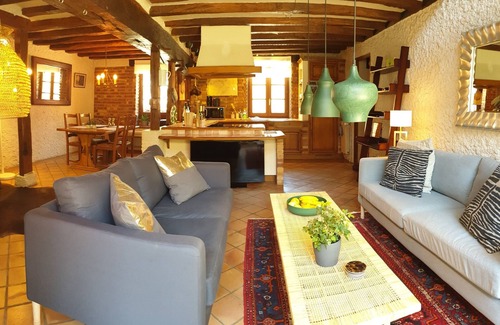 Ay House | Maison Marcks | Ay Champagne | Class & Comfort | Private courtyard