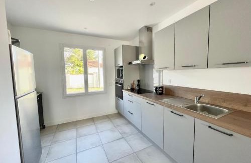 Bretignolles-sur-Mer House | Maison moderne, 4 chambres, 150m de la mer, terrasse, WIFI, quartier calme - FR-1-231-291