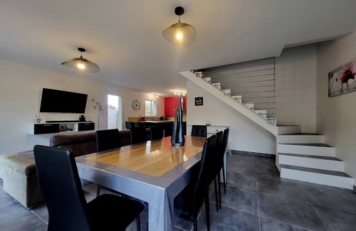Monteux House | Maison Moderne Climatisée 8 Personnes Avec Piscine