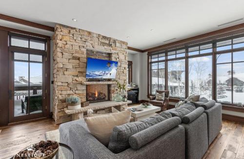Empire Pass Apartment | Maison Moose at Arrowleaf in Deer Valley, Luxurious Ski-In Ski-Out Condo Hosted by Nestique