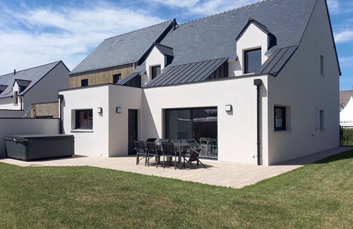Piriac-sur-Mer House | Maison Neuve à Piriac sur Mer, 5 Chambres, Jacuzzi, Proche Plage et Centre Ville