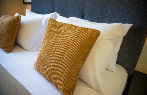 Egkomi Apartment | Maison Noire by Staycom