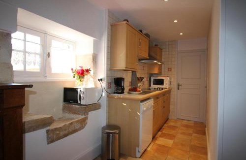 Tourtoirac House | Maison Périgourdine Authentique avec Cheminée, Jardin, Cuisine d'Été et Visite de Truffière - FR-1-616-239