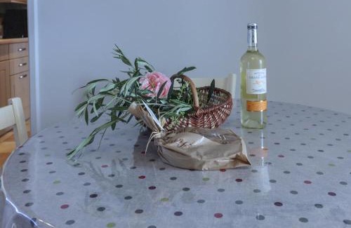 Tourtoirac House | Maison Périgourdine Authentique avec Cheminée, Jardin, Cuisine d'Été et Visite de Truffière - FR-1-616-239
