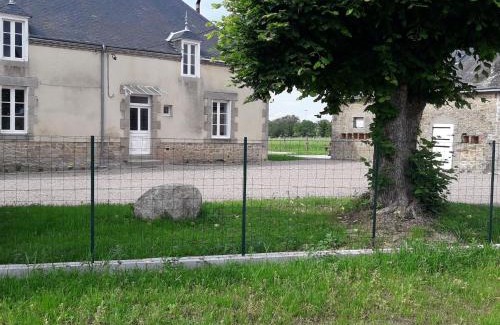 Crevant House | Maison paisible entre Berry et Creuse avec jardin clos, terrasse et parking privé - FR-1-591-310