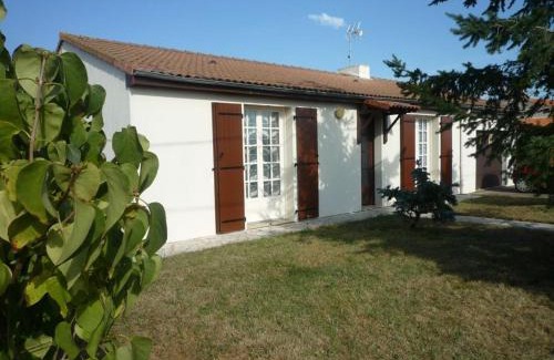 Saint-Denis-du-Payre House | Maison rénovée avec jardin clos, 3 chambres, wifi, vélos, proche Réserve du Marais Poitevin - FR-1-426-403
