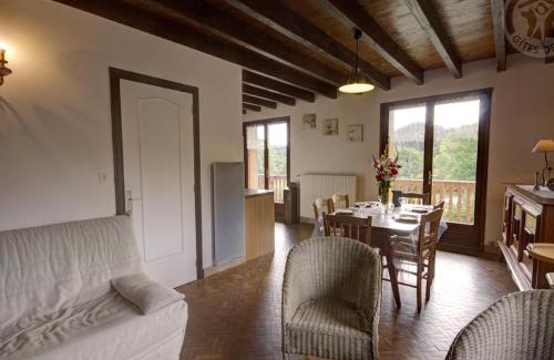 Les Salles House | Maison rénovée, 2 chambres, jardin, animaux acceptés, internet, barbecue - FR-1-496-161