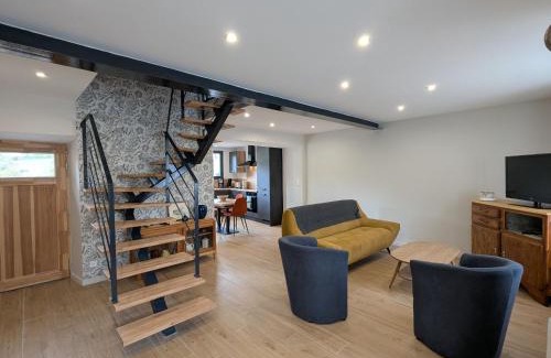 Polignac House | Maison rénovée avec terrasse et balcon à Polignac - FR-1-582-539