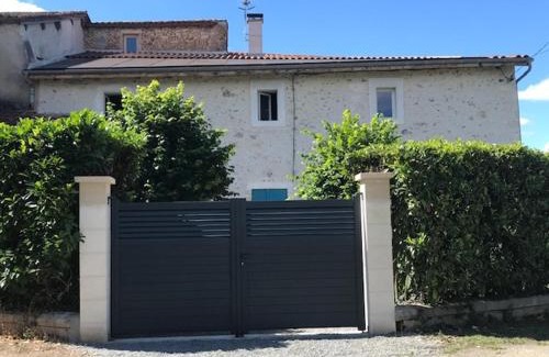 Sourzac House | MAISON RESTAUREE 6 PERSONNES AU COEUR DU PERIGORD