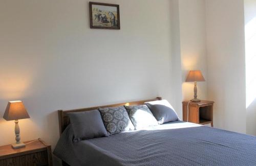 Tamnies Apartment | Maison rustique près de Sarlat: 4 chambres, jardin, Wi-Fi, activités nature, ferme et lac à proximité - FR-1-616-186