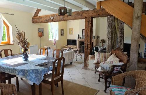 Jouy-le-Potier House | Maison solognote calme et boisée, proche châteaux Loire, golf, vélos, ping-pong - FR-1-590-34