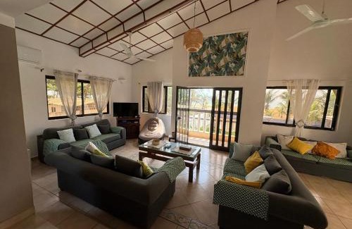 Grand Popo House | Maison spacieuse à Grand Popo avec piscine partagée 180 m²