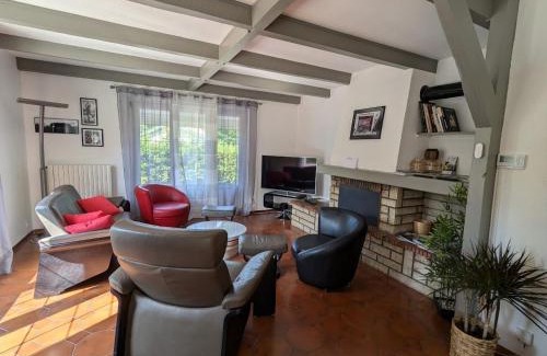 Dinoze House | Maison spacieuse avec jardin privé et WIFI, proche Épinal - FR-1-589-681