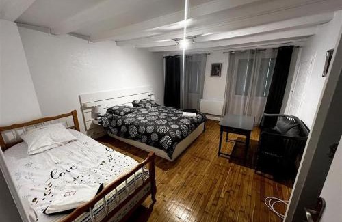 Ebreuil House | Maison terrasse au bord de l'eau