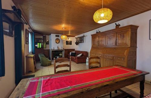 Corcieux House | Maison Vosgienne Charmante: 2 Chambres, Cheminée, Proche Gérardmer, Parfaite pour Familles et Fêtes - FR-1-589-36