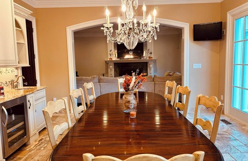Lewisboro House | Majestic 6-bedroom mansion in enchanting Katonah with pool