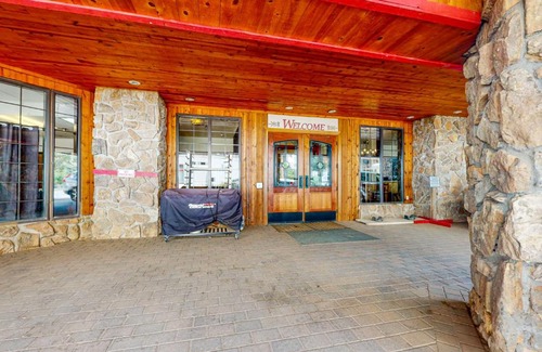Taos Ski Valley Apartment | Majestic Alpine Retreat