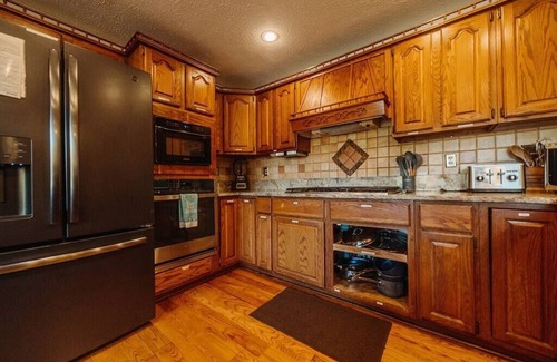New Plymouth House | Majestic & Exclusive Country Home in Hocking Hills