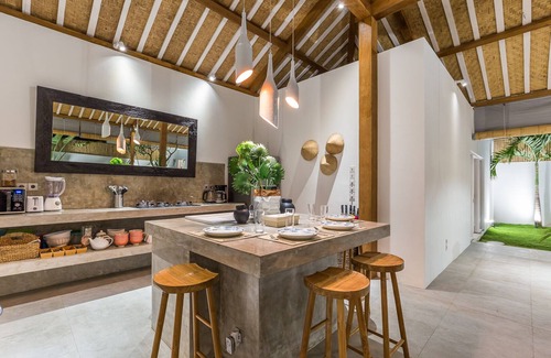 Laksmana Villa | Majestic Exclusive Eco-Chic 5BDR Central Seminyak/Oberoi/beach