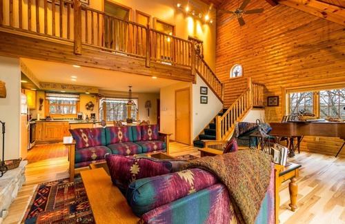 The Galena Territory House | Majestic Privacy! Wildlife All Around, Great Deck and Fire Pit, By Lake/Marina!