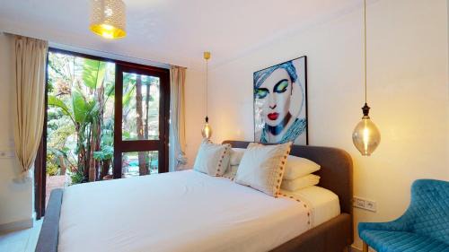 Torrequebrada Villa | Majestic Villa by the Beach Heated Private Pool & Jacuzzi