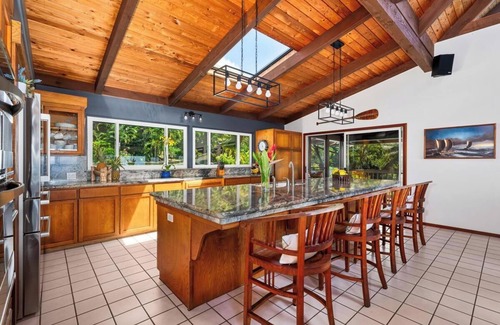 Honaunau-Napoopoo House | Maka Nui Estate private, family style home , newly renovated