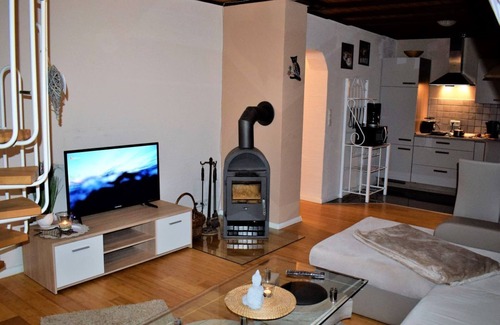 Berlingen House | Make a few days blue vacation home "BLUE 2" Netflix/Alexa