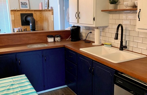 Heart's Delight House | Make memories at Harry’s House in Hearts Delight, NL. (Pet Friendly!)