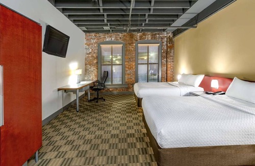Downtown Columbus Resort | Make Your Trip More Enjoyable! Pets are Welcome, Near Franklin Park Conservatory