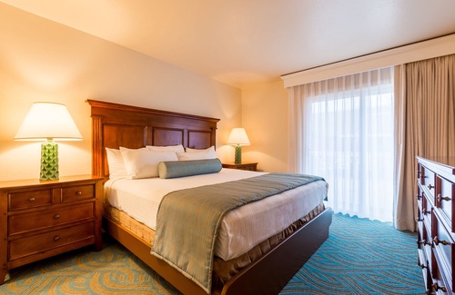 Oxnard Shores Hotel | Make Your Trip More Enjoyable! 4 Relaxing Units, Fully-Equipped Kitchen, Parking