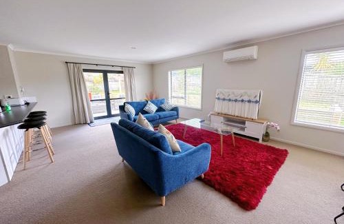 Pukehangi House | Make yourself Home