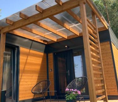 Szeligi Cabin | Makosieje Resort - komfortowy domek 30m od jeziora,ogrzewanie,wi-fi,widok na jezioro