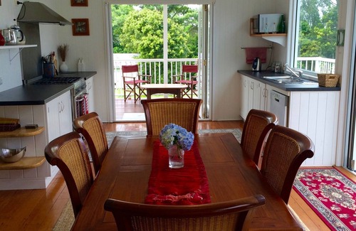 Maleny House | Maleny - 3 bedroom house with Outstanding Sunshine Coast Hinterland Views
