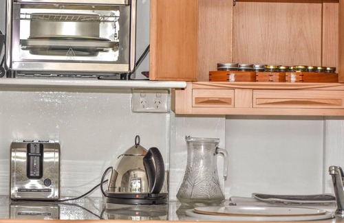 Witta Cottage | Maleny District - Charming Cottage in Witta 2 beds
