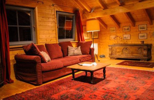 Kleinfischlingen Ski Chalet | Malerisches Holzhaus "Coco" mit Kamin, Sauna und eigenem Garten