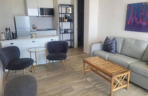 Western Malibu Apartment | Malibu Everafter 2 Adjoining units sleeps 8