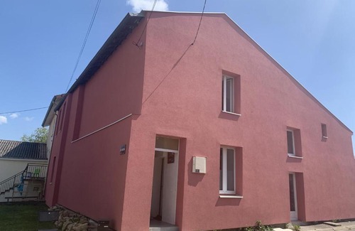 Norroy-le-Sec Apartment | Malika B