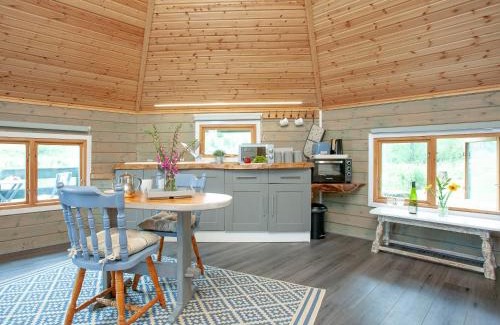 Bradninch House | Mallard Roundhouse - Uk33891