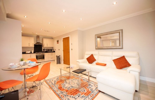 Reading Apartment | Malthouse Court - 1-Bed, 1-Bath with Terrace