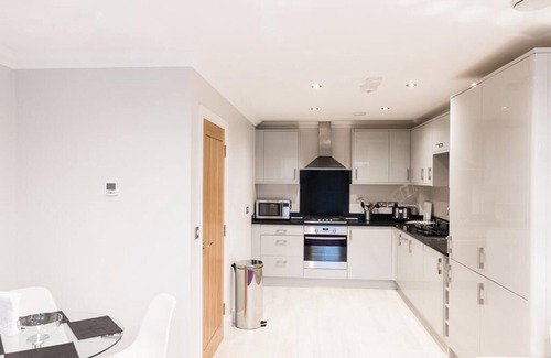 Reading Apartment | Malthouse Court -Luxury 2-Bed Penthouse w Balcony