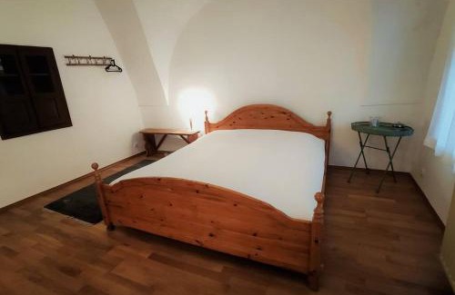 Predjama House | MaLu vintage house with garden