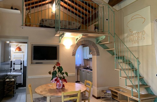 Gallicano Cottage | MANDOLATA - cottage with garden, shared pool, private veranda