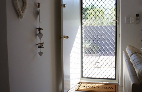 Greenfields House | MANDURAH 2 BR HOUSE |Secure & Private-Great Value!