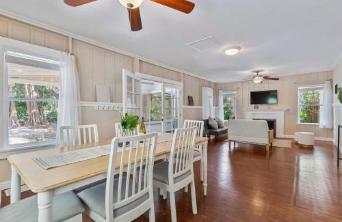Southwest Coconut Grove House | Mango Grove- Charming Cottage in the Grove