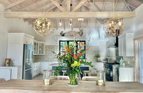 Falmouth Harbour Villa | Mango House Antigua