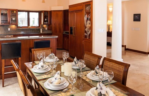 Kamuela House | Mango Sunsets: Gorgeous Oceanview Estate w/Private Pool, Spa & AC
