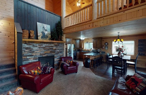 Island Park Cabin | Mangy Moose* Free Wifi, Trash Pick-up 3Br, 2.5 Ba, 32 Miles to Yellowstone