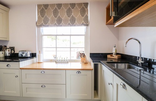Ashbourne Cottage | MANIFOLD DALE, romantic, luxury holiday cottage in Ashbourne