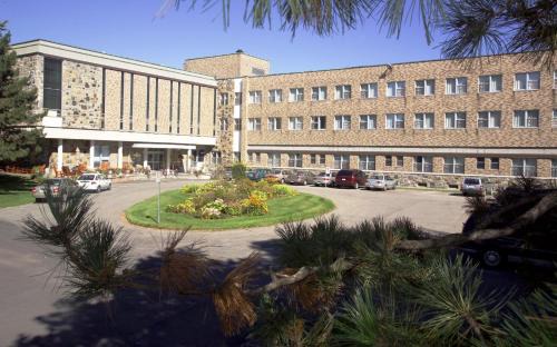 Chateauguay Hotel | Manoir d'Youville