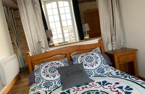 Soulge-sur-Ouette Bed & Breakfast | Manoir de la Grand'Cour